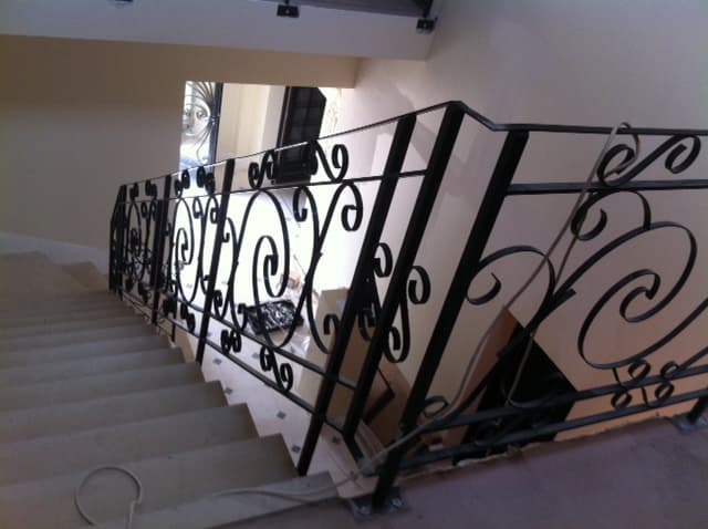 Rembardes d'Escalier Intérieur - Image 1