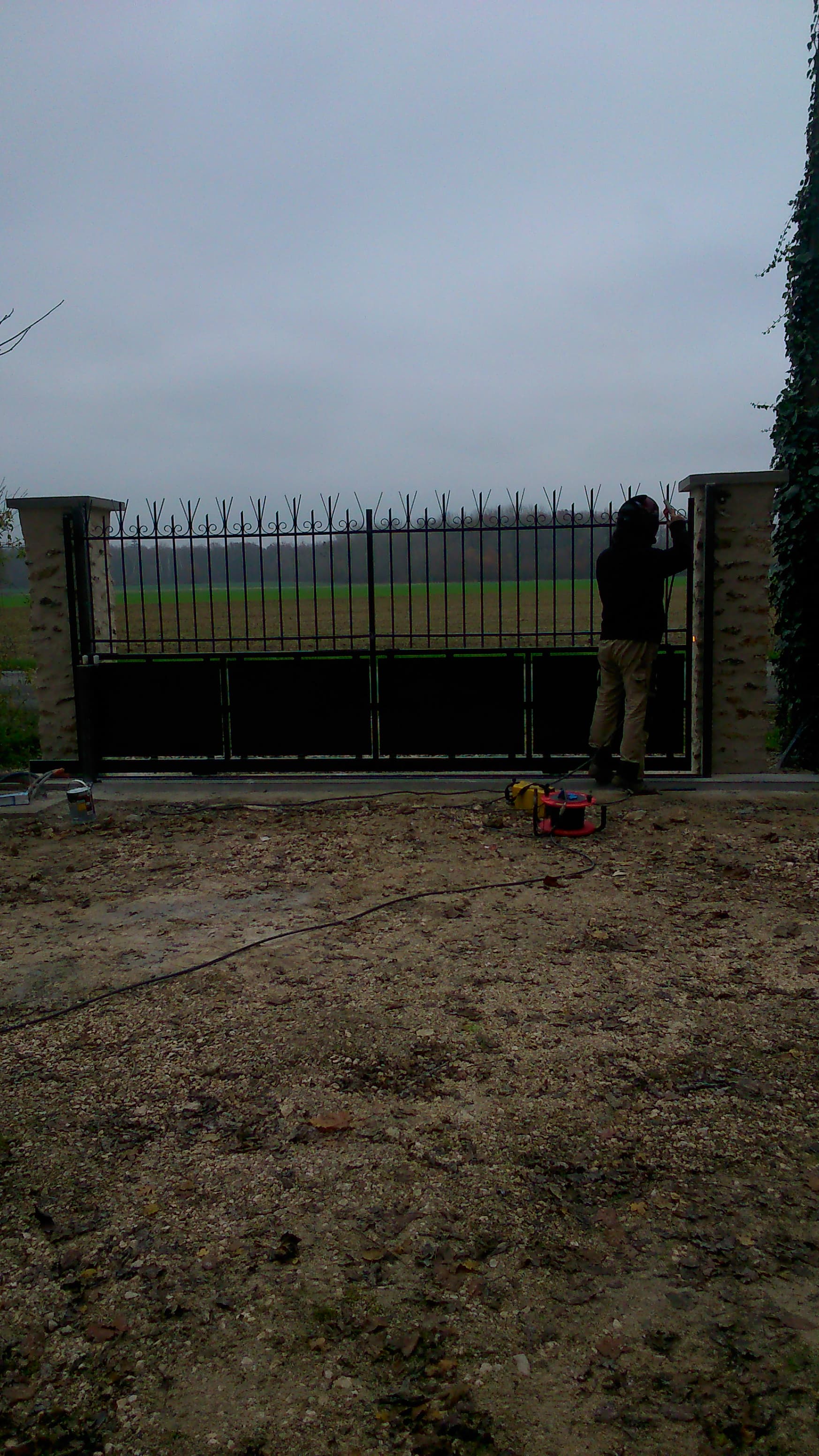 Portail Coulissant Noir - Image 1