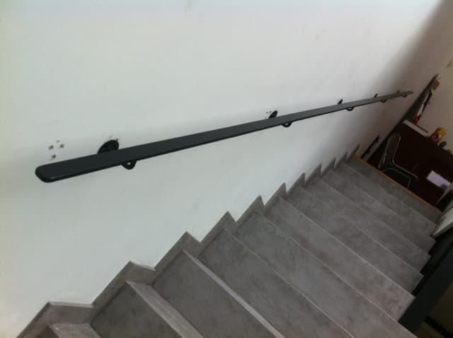 Repose-main d'Escalier - Image 1